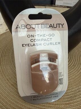About Beauty On-The-Go Compact Eyelash Curler - Taupe